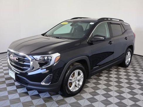 Used 2021 GMC Terrain SLE w/ Driver Convenience Package image 4