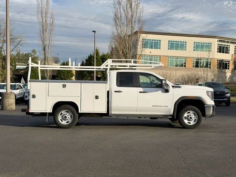 Used 2022 GMC Sierra 2500 Pro w/ Convenience Package image 2