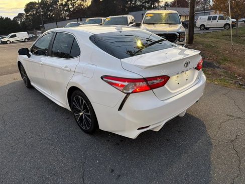 Used 2020 Toyota Camry SE image 7