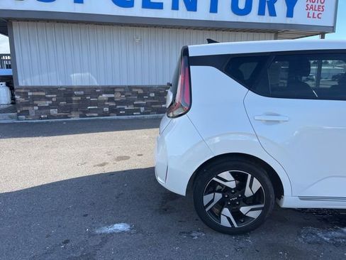 Used 2023 Kia Soul GT-Line FWD image 11