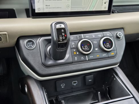 Used 2020 Land Rover Defender 110 HSE AWD/4WD image 19