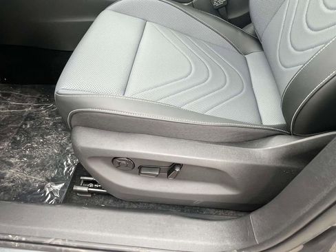 New 2026 Volkswagen Tiguan SE AWD/4WD image 14