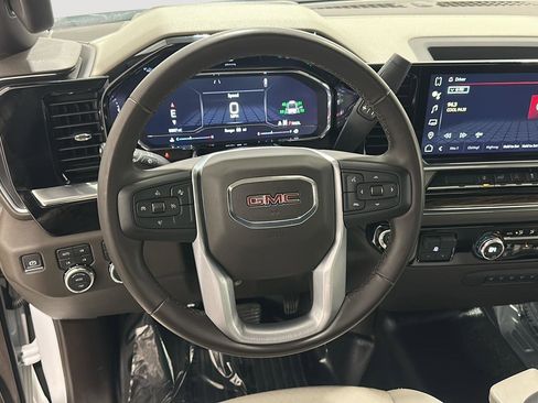 Used 2024 GMC Sierra 3500 SLE w/ SLE Convenience Package image 9