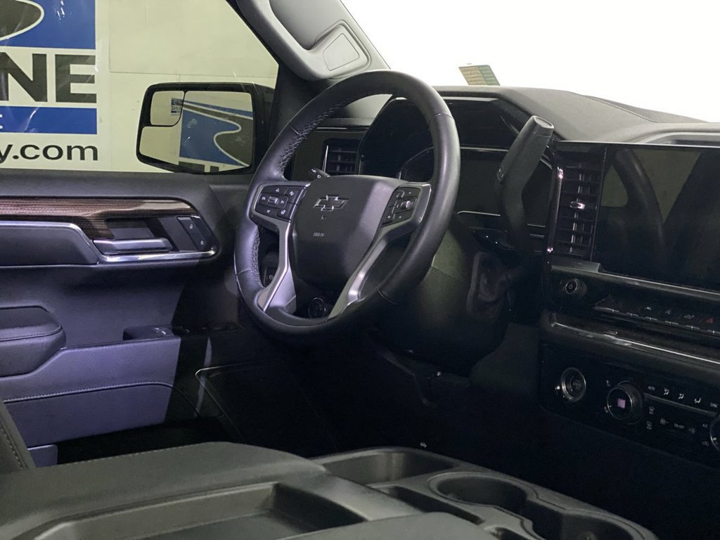 Used 2023 Chevrolet Silverado 1500 RST w/ Z71 Off-Road Package AWD/4WD image 10