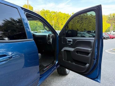 Used 2018 Chevrolet Silverado 1500 LT w/ All Star Edition AWD/4WD image 30