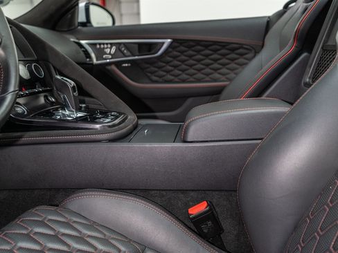 Used 2020 Jaguar F-TYPE SVR image 33