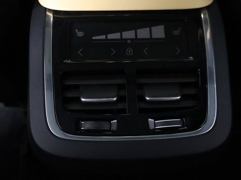 Used 2024 Volvo XC90 B6 Ultimate w/ Protection Package Premier AWD/4WD image 55