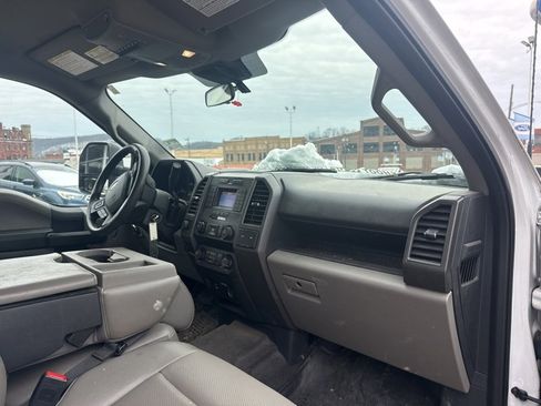 Used 2022 Ford F250 XL w/ Power Equipment Group image 10