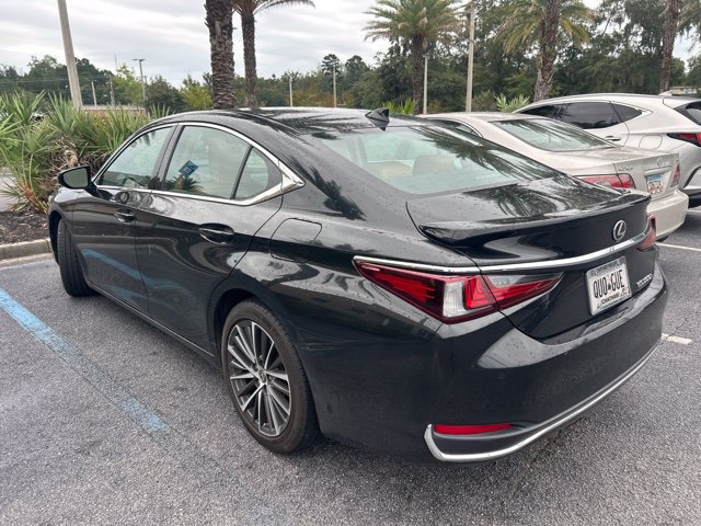 Used 2023 Lexus ES 300h w/ Premium Package FWD image 7
