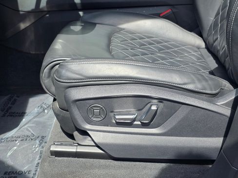Used 2021 Audi SQ7 Premium Plus w/ Driver Assistance Package AWD/4WD image 20