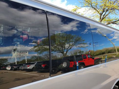 Used 2016 Chevrolet Express 3500 LS RWD image 7