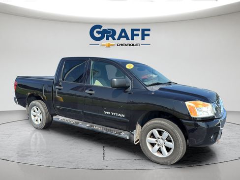 Used 2011 Nissan Titan SV w/ SV Value Truck Pkg AWD/4WD image 10