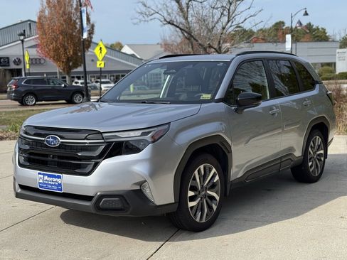 Used 2025 Subaru Forester Touring image 4