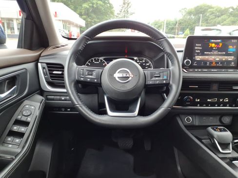 Used 2023 Nissan Rogue SV w/ SV Premium B Package AWD/4WD image 14