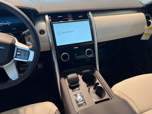 New 2026 Land Rover Discovery Limited Edition AWD/4WD image 13