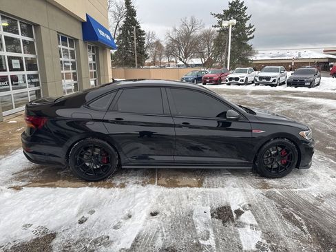 Used 2019 Volkswagen Jetta GLI image 9