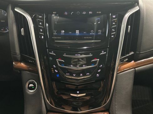 Used 2019 Cadillac Escalade ESV Premium Luxury AWD/4WD image 64
