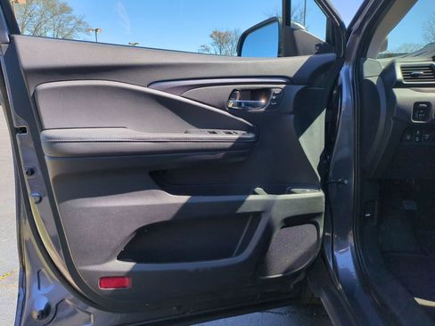 Used 2025 Honda Ridgeline RTL image 11