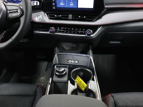 Used 2025 Chevrolet Equinox RS w/ Safety and Technology Package AWD/4WD image 20