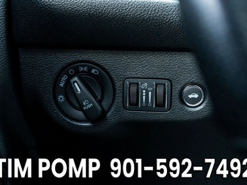 Used 2016 Dodge Challenger SXT w/ Blacktop Package image 25