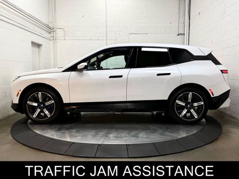 Used 2024 BMW iX xDrive50 w/ Premium Package AWD/4WD image 6