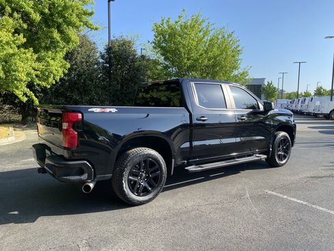 Used 2024 Chevrolet Silverado 1500 Custom image 9