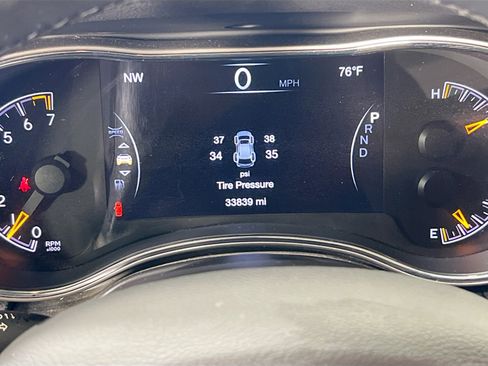 Used 2022 Jeep Grand Cherokee Limited image 12