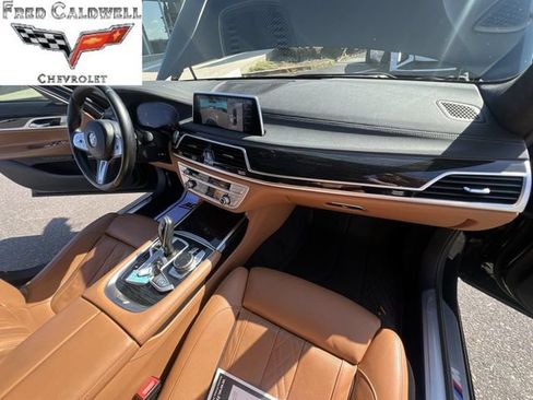 Used 2021 BMW 740i xDrive w/ Luxury Rear Seating Package AWD/4WD image 35