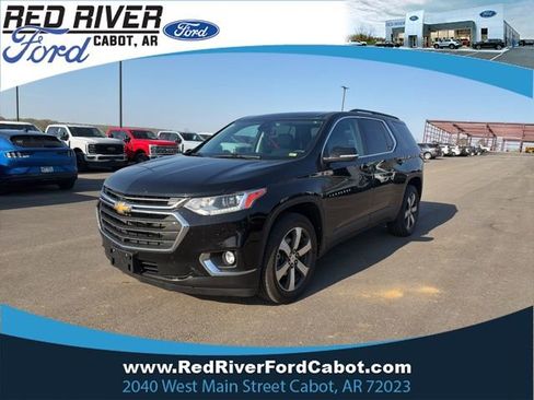 Used 2021 Chevrolet Traverse LT w/ LT Premium Package image 1