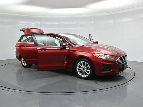 Certified 2019 Ford Fusion SE image 32
