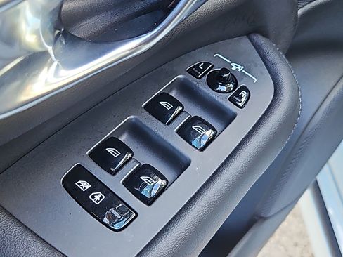 Used 2025 Volvo XC90 B6 Plus w/ Protection Package Premier image 21