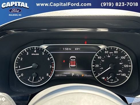 Used 2025 Nissan Pathfinder SV FWD image 25