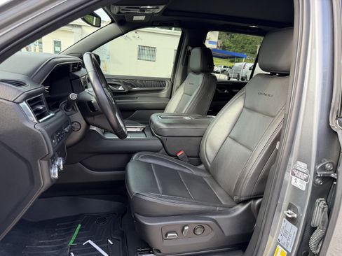 Used 2022 GMC Yukon Denali AWD/4WD image 15