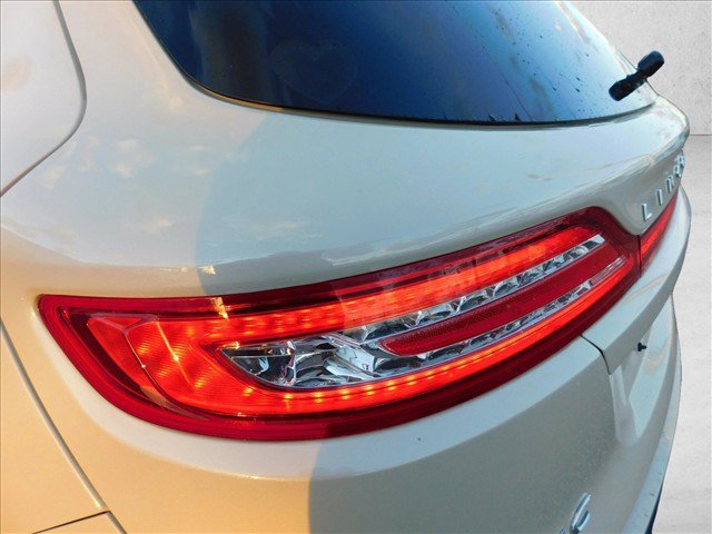 Used 2018 Lincoln MKC Reserve FWD image 8