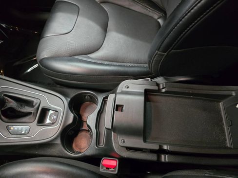 Certified 2022 Jeep Cherokee Latitude Lux FWD image 27