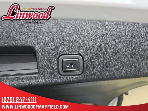 Used 2026 Chevrolet Traverse LT FWD image 13