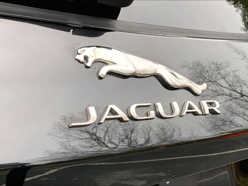 Used 2017 Jaguar F-PACE R-Sport image 29