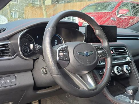 Used 2022 Genesis G70 3.3T w/ Sport Prestige Package image 10