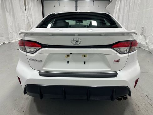 Used 2025 Toyota Corolla SE w/ SE Premium Package image 6