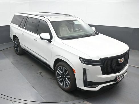 Used 2024 Cadillac Escalade ESV Sport Platinum AWD/4WD image 35
