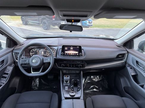 Used 2023 Nissan Rogue S image 23
