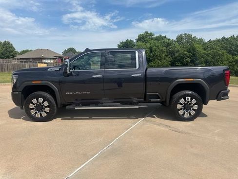 Used 2026 GMC Sierra 2500 Denali w/ Technology Package AWD/4WD image 2