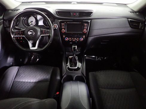 Used 2020 Nissan Rogue SV image 32