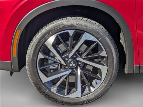 Used 2024 Mitsubishi Outlander SE image 23