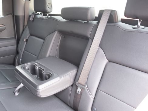 Used 2025 GMC Sierra 1500 SLT AWD/4WD image 19