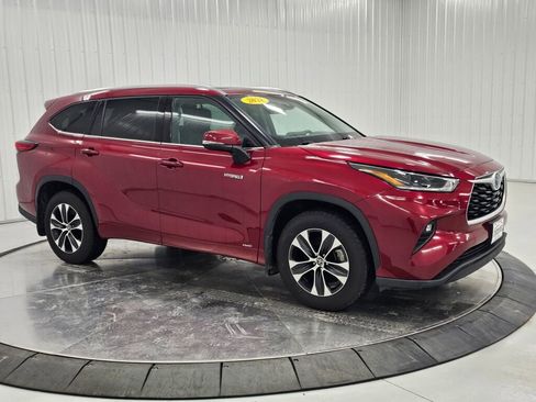 Used 2021 Toyota Highlander XLE image 7