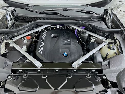 Used 2025 BMW X7 xDrive40i w/ Premium Package image 31