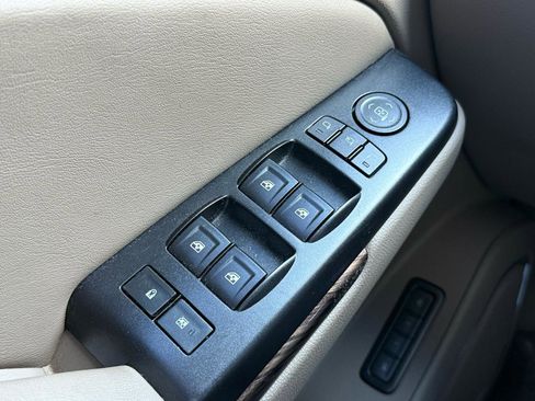 Used 2019 GMC Yukon SLT w/ Premium Edition AWD/4WD image 18