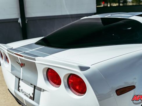 Used 2013 Chevrolet Corvette Z06 w/ 3LZ Preferred Equipment Group RWD image 37