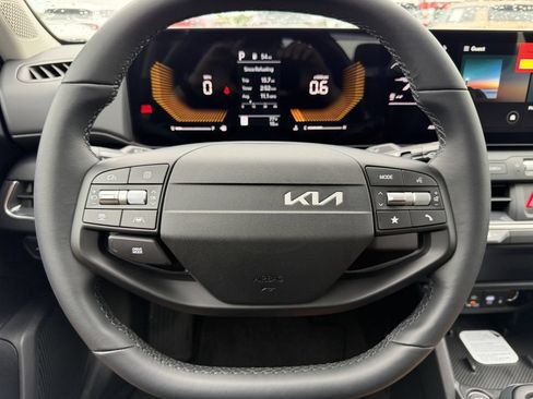 New 2026 Kia K4 EX FWD image 32
